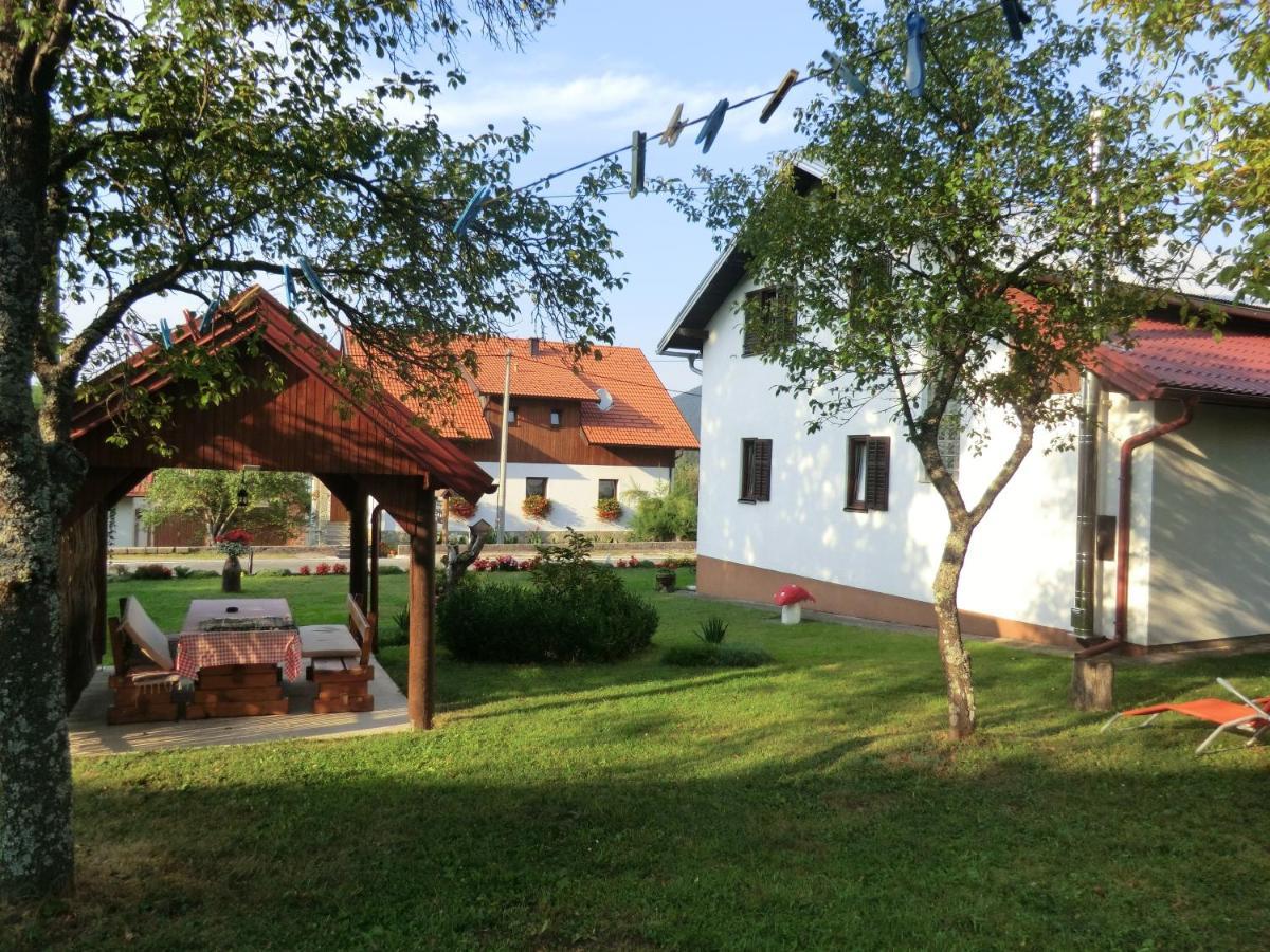 Ethno House Izvor Hotel Vrelo Korenicko Bagian luar foto