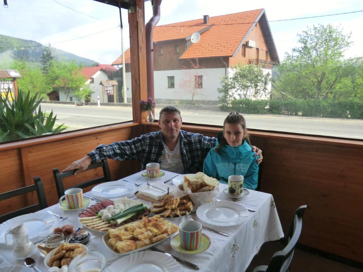 Ethno House Izvor Hotel Vrelo Korenicko Bagian luar foto